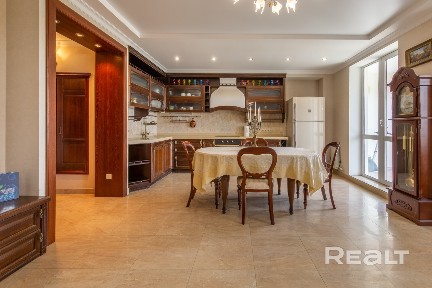 Двухуровневая квартира с шикарным кабинетом