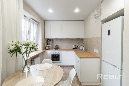 В продаже современная 2 комнатная квартира с отличным ремонтом по ул. Волгоградская.