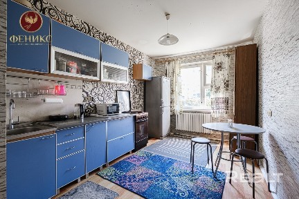 Продается 4-х комнатная квартира недалеко от ст. м.Каменная Горка!