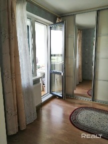 Стильная квартира-студия с панорамными окнами.