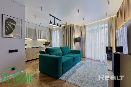 Красивая современная трёхкомнатная в Комфортпарке.