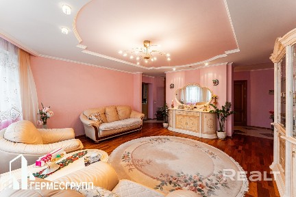 3-х комнатная квартира в кирпичном доме около метро!