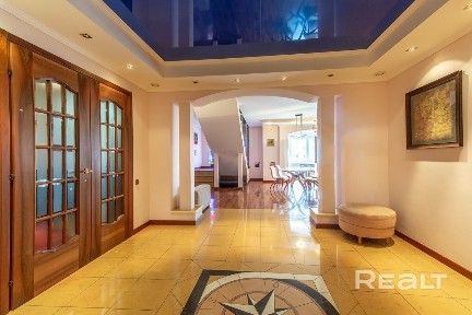 Двухуровневая квартира 360 м2 в кирпичном доме!