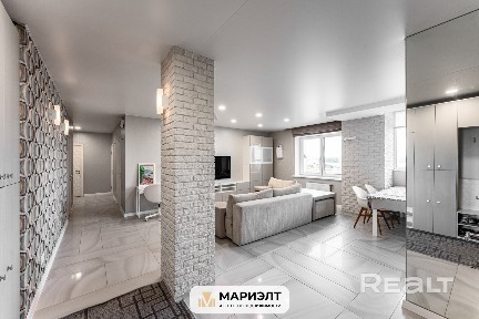 4-х комнатная видовая квартира пр-т Победителей 131, Лебяжий.