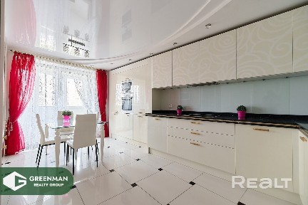 4-комнатная квартира с дизайнерским ремонтом, ул. Полевая 10