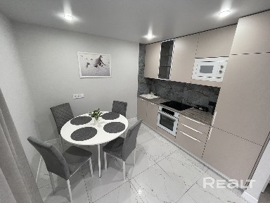 2-комнатная квартира пр-т Янки Купалы д. 35