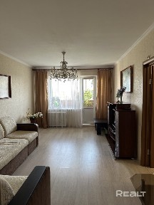 трёхкомнатная квартира с хорошим ремонтом