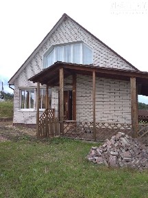 Двухуровневый дом с баней вблизи озера