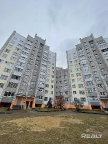 Продается 3-х комнатная квартира на бульваре Непокоренных.