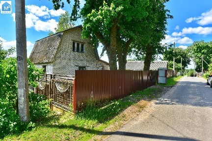 Продам дом с видом на озеро, 37км. от Минска