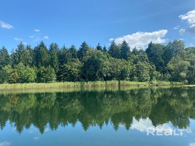 Продается уютный дом, расположен в д. Завадино, на берегу чистейшего, живописного озера Мугирино!