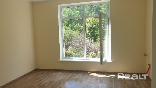 Современный новый коттедж в тихой зеленой зоне в шаговой доступности до озера