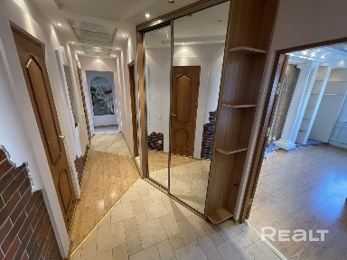 3-комнатная квартира ул. Брикеля д. 9/1