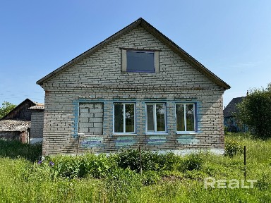 Кирпичный жилой дом