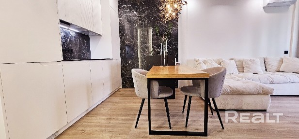 Хотите комфортно жить в центре и просыпаться под пение птиц