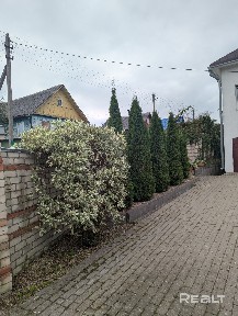 Продаётся кирпичный дом с живописным участком в Витебске.