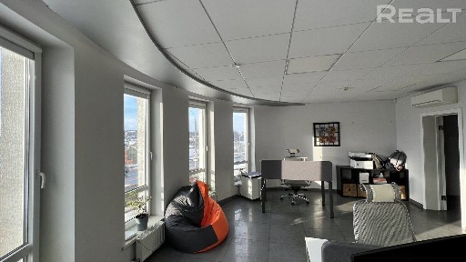 Офис в центре города (район Драмтеатра) с отличным ремонтом и современной мебелью