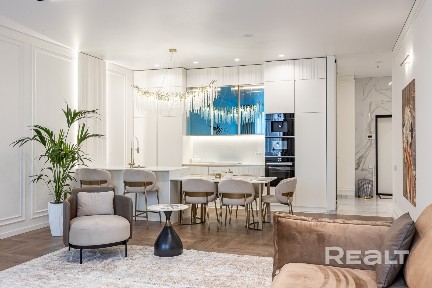 Новая трехкомнатная квартира на проспекте Победителей