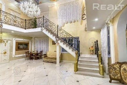 Сдается в аренду просторный коттедж в черте города