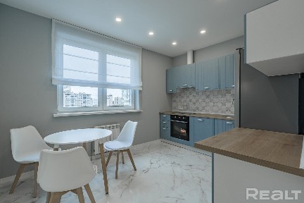 Большая 2-ух комнатная квартира с видом на Минск-Арена.