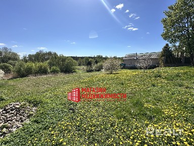 Участок с домом в центре д. Коробчицы