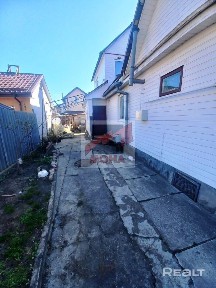 Полдома ( 3-х ком. квартира) на Речице с отдельным входом и участком