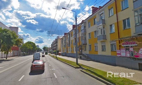 Продается двухкомнатная квартира в самом центре Гомеля