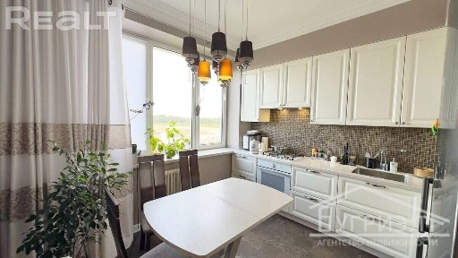 Трехкомнатная квартира, Карьерная ул. - 250491