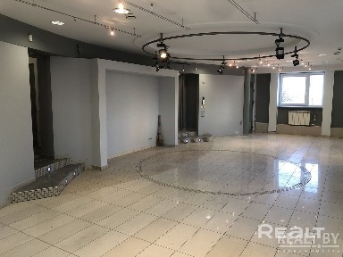 Сдается отличный офисный блок с отдельным входом в бизнес-центре, рядом с метро! Собственник!