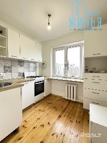 4-х комнатная квартира в зеленом районе на улице Лизы Чайкиной