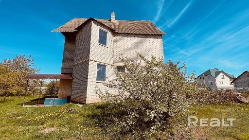 Полдома в прекрасном месте в городе Сморгонь со всеми удобствами на собственном участке.