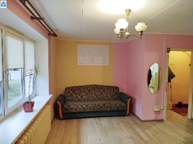 Сдается 1 комнатная квартира рядом с метро.