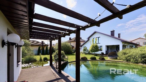 Современный коттедж с камином, баней, бочкой Фурако, озером