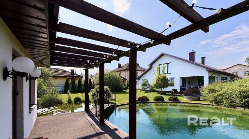 Современный коттедж с камином, баней, бочкой Фурако, озером