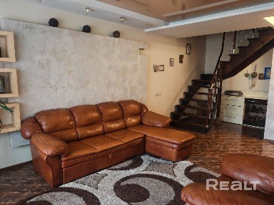 Эксклюзивная двухуровневая квартира недалеко от центра города