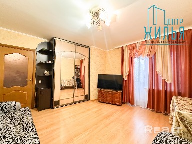 Уютная 1а комнатная квартира на Брикеля