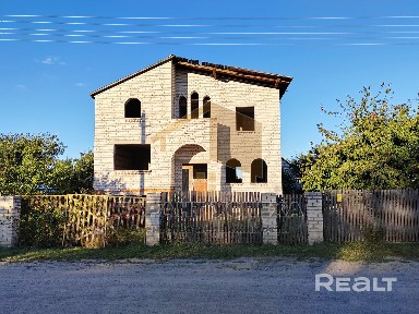 Лот 9090. Продажа коробки дома в Чернинском с/с