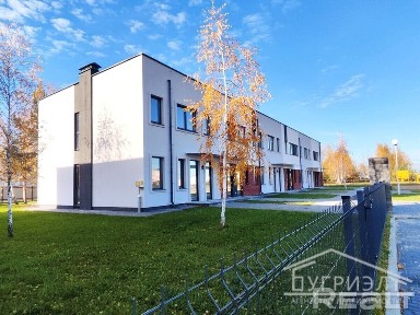 Таунхаус в престижном районе города- 250555