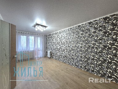 Продается отличная 3-х комнатная квартира в м-не Фолюш