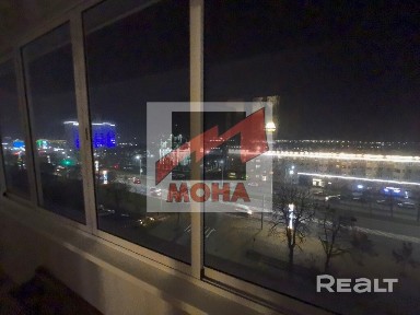 Центр, видовая 4-х комнатная квартира отличной планировки