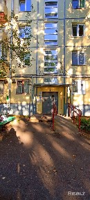 Продается доля 83/100 в 2 х комнатной квартире, по ул. Правды д 55