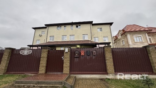 Сдается отличная квартира, с парковкой, закрытая территория.