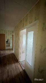 3-х комнатная квартира возле магазина 