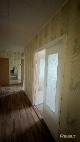 3-х комнатная квартира возле магазина 