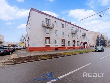 Продажа готовой к проживанию квартиры в доме сталинской постройки, ул. Пинская, д. 16.