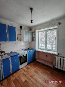 В продаже двухкомнатная квартира по улице Космонавтов-1