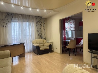 Просторная четырехкомнатная квартира на Бородина Т. С.