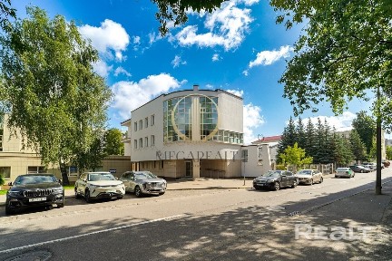 Продажа отдельно стоящего 3-х этажного здания по ул. Марьевская, 5А. ст. м. «Площадь Победы».