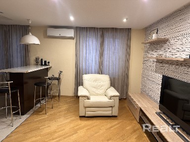 Сдам 3-комнатную квартиру по адресу: Неманская, 3.