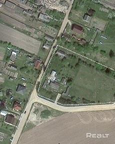 ДОМ НА БОЛЬШИХ СМЕЖНЫХ УЧАСТКАХ В БЛИЖАЙШЕМ ПРИГОРОДЕ БРЕСТА